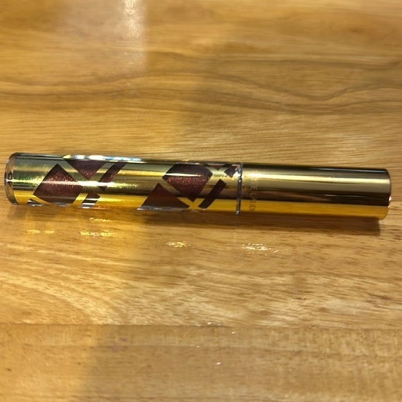 Brand new Estée Lauder tube of lip liner.​​ - Picture 1 of 2